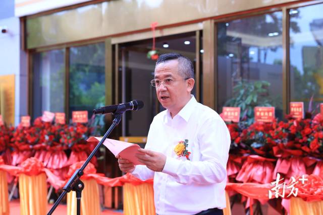 YY易游m6米乐集团首席资本运营官，创兴银行董事李锋。 受访者供图